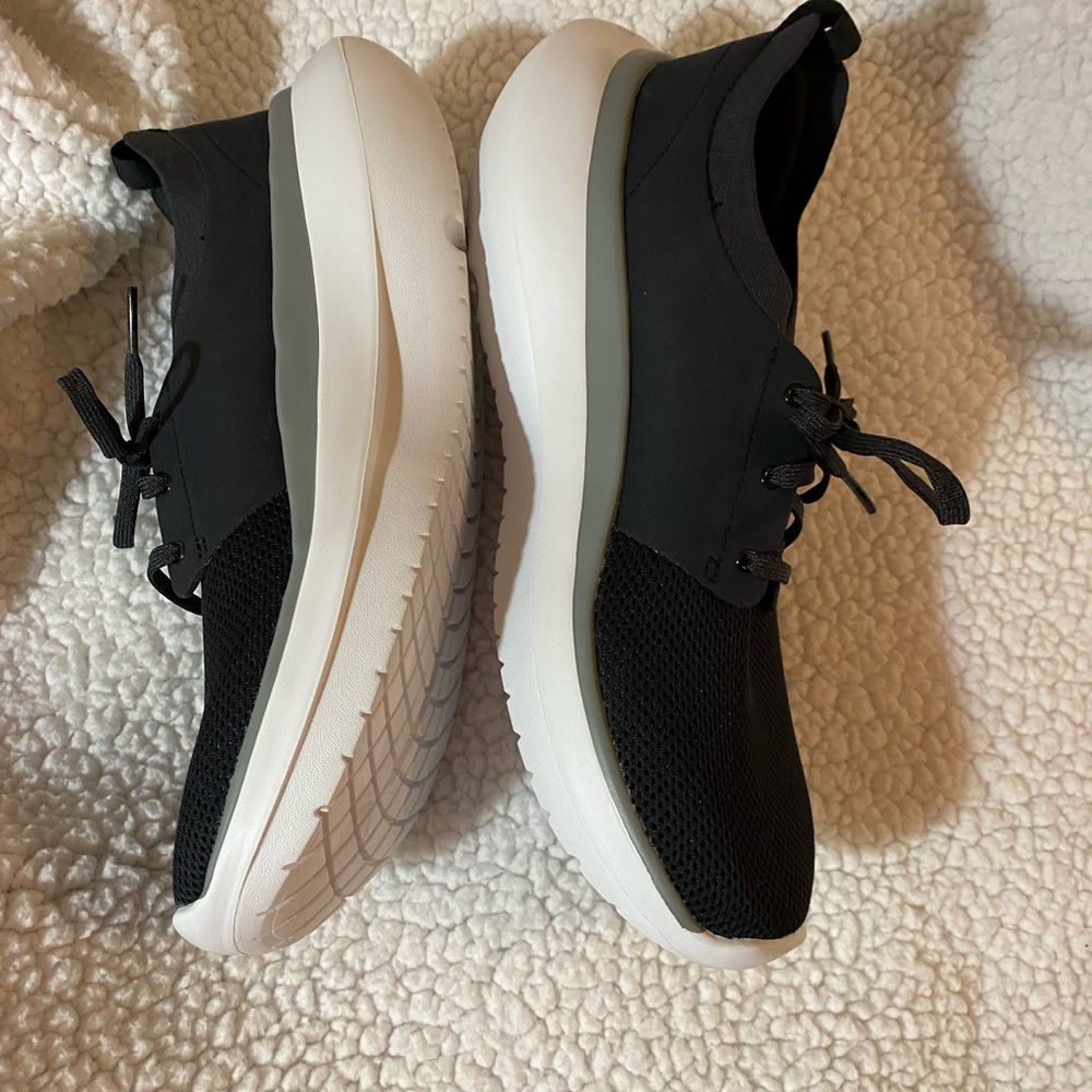 OOFOS Men's OOmy Stride sneakers in black/carbon - Picture 2 of 6